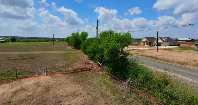 rental at 0 Crow Ln in Adkins, TX — photo 4