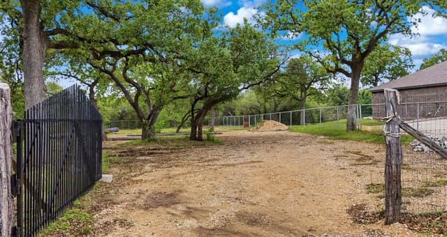 rental at 1136 Mendelin Dr in San Antonio, TX — photo 2