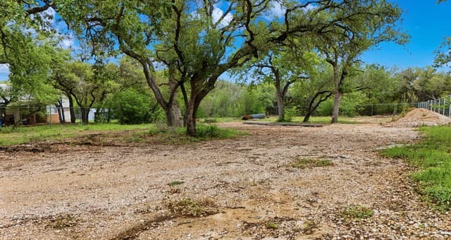 rental at 1136 Mendelin Dr in San Antonio, TX — photo 3