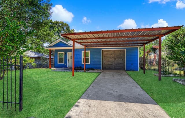 3-bedroom rental at 5170 Village Green in San Antonio, TX — photo 2