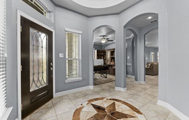 3-bedroom rental at 8702 Shady Mountain in San Antonio, TX — photo 4