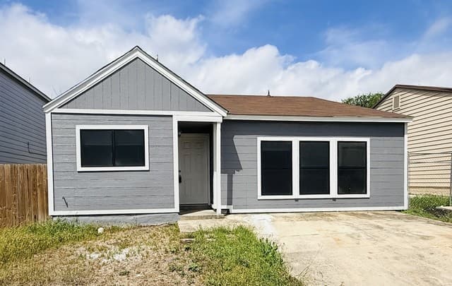 3-bedroom rental at 4135 Sunrise Creek Dr in San Antonio, TX — photo 2