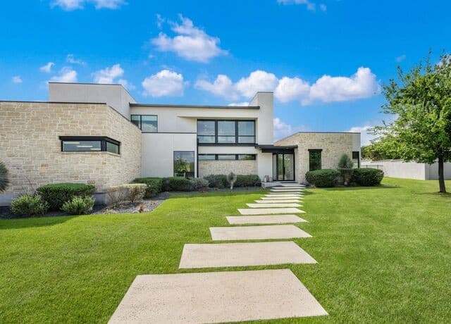 6-bedroom rental at 211 Wellesley Hill in San Antonio, TX — photo 3