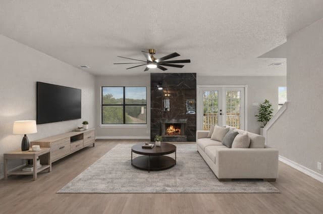 6-bedroom rental at 7738 Oakhill Park in San Antonio, TX — photo 5