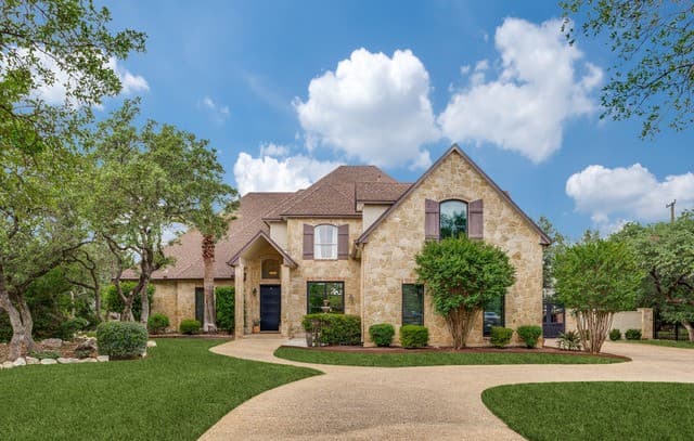 4-bedroom rental at 945 Great Tree in San Antonio, TX — photo 1