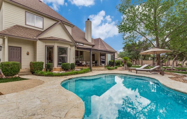 4-bedroom rental at 945 Great Tree in San Antonio, TX — photo 2