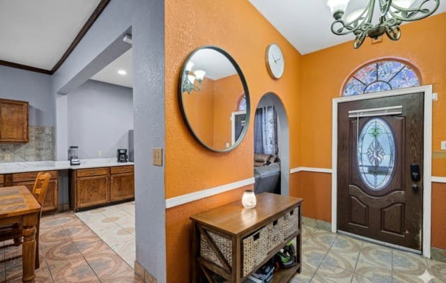 2-bedroom rental at 1518 W Travis in San Antonio, TX — photo 3