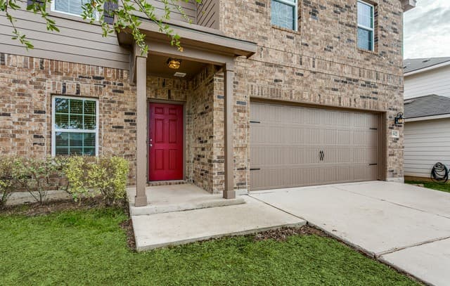 4-bedroom rental at 3862 Leighton Harbor in Von Ormy, TX — photo 3