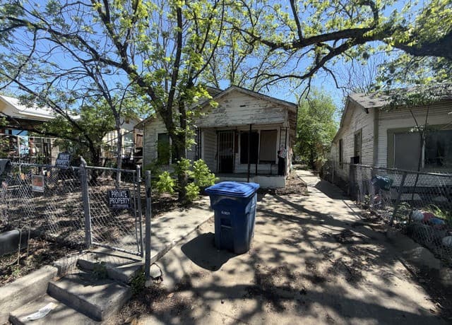 2-bedroom rental at 118 Flato in San Antonio, TX — photo 2