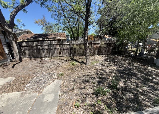 2-bedroom rental at 118 Flato in San Antonio, TX — photo 5