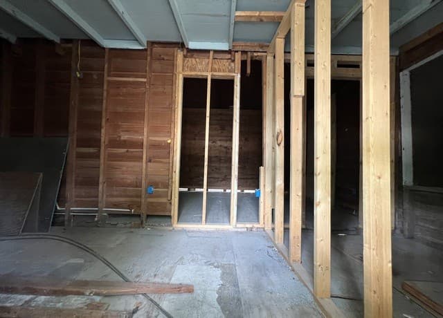 3-bedroom rental at 1322 Hays in San Antonio, TX — photo 2