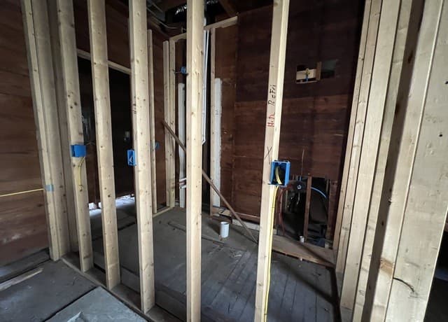 3-bedroom rental at 1322 Hays in San Antonio, TX — photo 5