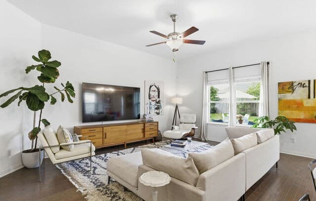 3-bedroom rental at 117 Dovetail St in Boerne, TX — photo 5