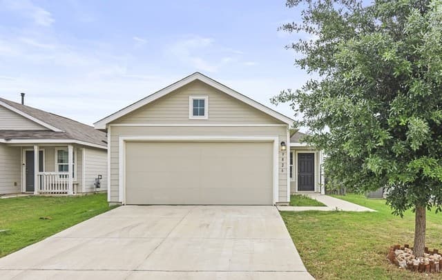 3-bedroom rental at 9826 Littleton Grist in San Antonio, TX — photo 3