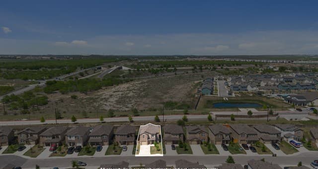 4-bedroom rental at 13527 Hummel Loop in San Antonio, TX — photo 4