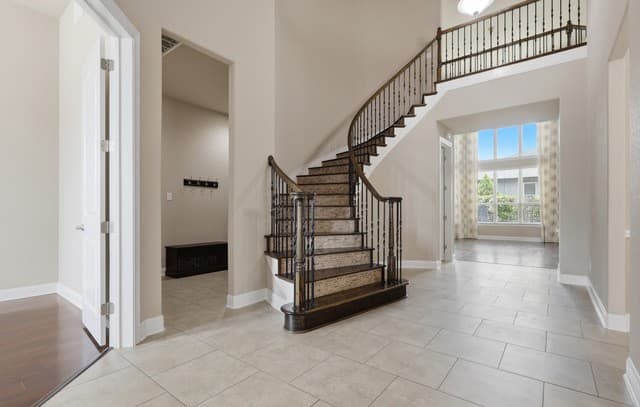 5-bedroom rental at 2731 Sonata Park in San Antonio, TX — photo 4
