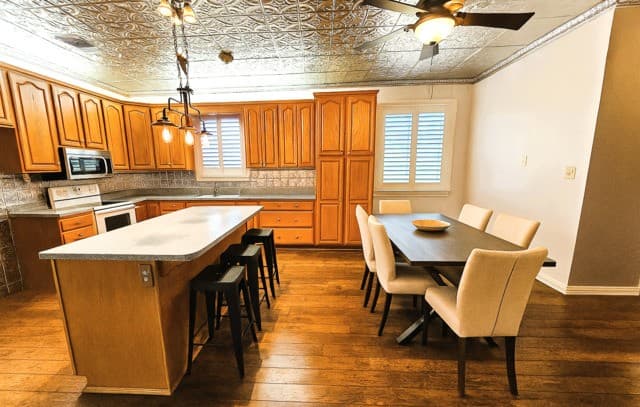 rental at 799 County Road 6612 in Devine, TX — photo 3