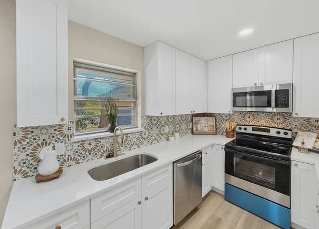 3-bedroom rental at 8615 Norwich Dr in San Antonio, TX — photo 5