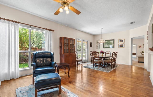 4-bedroom rental at 8519 Alydar Cir in Boerne, TX — photo 5