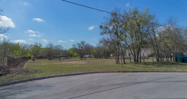 rental at 7402 Pipers Run in San Antonio, TX — photo 1