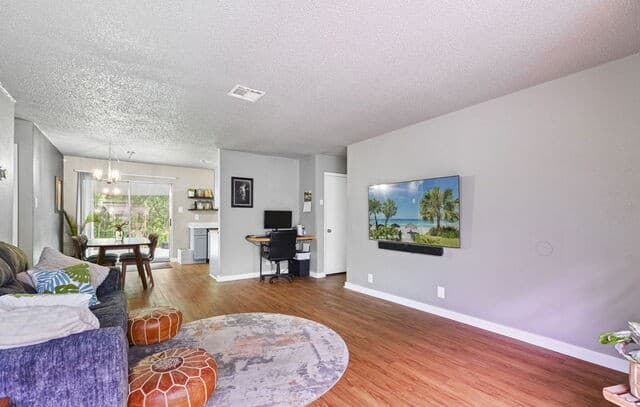 3-bedroom rental at 5250 Gordon Cooper in Kirby, TX — photo 3