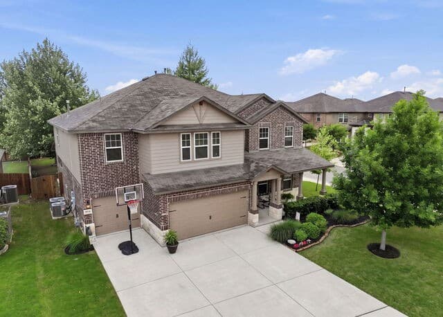 6-bedroom rental at 8826 Virginia Rye in San Antonio, TX — photo 1
