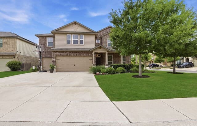 6-bedroom rental at 8826 Virginia Rye in San Antonio, TX — photo 3