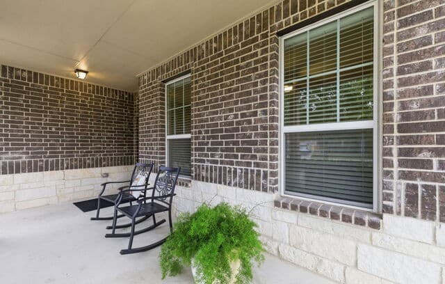 6-bedroom rental at 8826 Virginia Rye in San Antonio, TX — photo 5