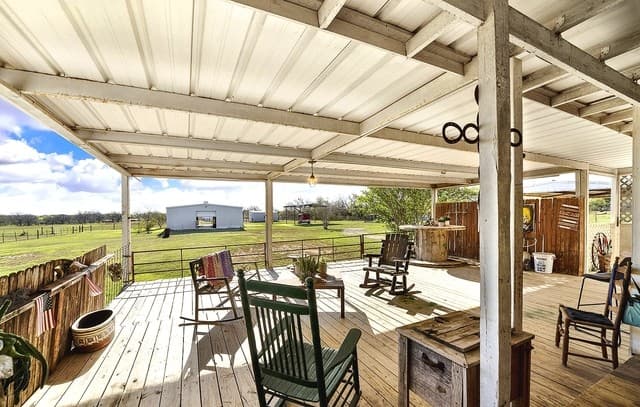 rental at 4680 Mount Olive Rd in Adkins, TX — photo 1