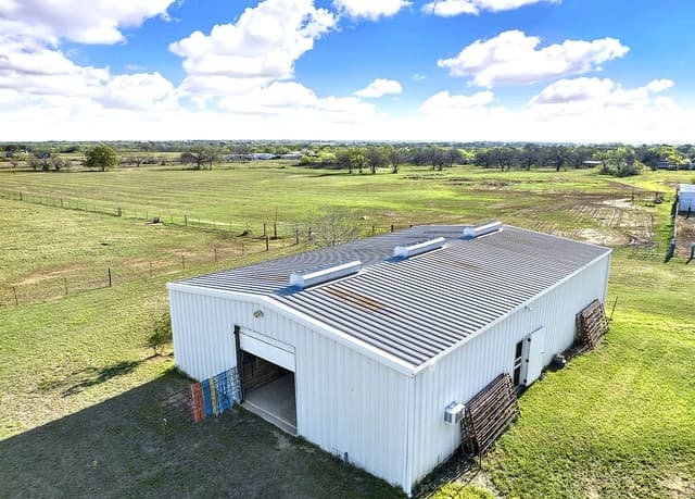 rental at 4680 Mount Olive Rd in Adkins, TX — photo 5