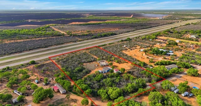 3-bedroom rental at 396 County Road 1100 in Pearsall, TX — photo 1