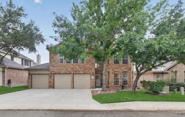 5-bedroom rental at 25019 Catalan Clf in San Antonio, TX — photo 2