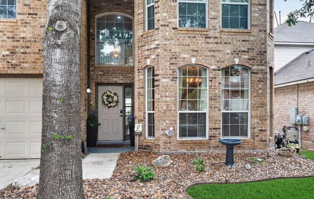 5-bedroom rental at 25019 Catalan Clf in San Antonio, TX — photo 4