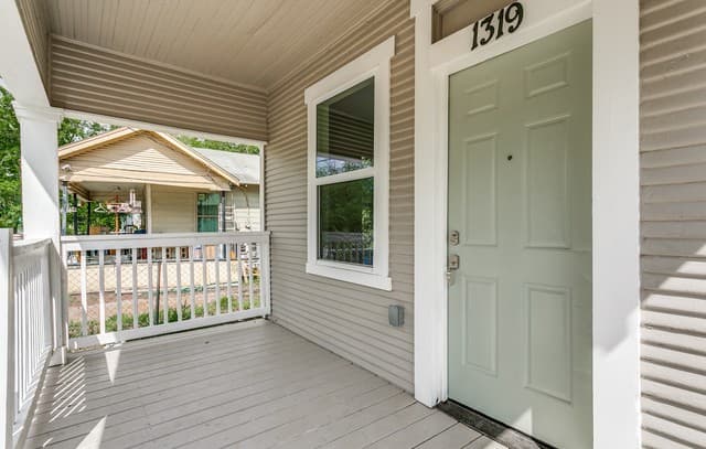 3-bedroom rental at 1319 Paso Hondo in San Antonio, TX — photo 5