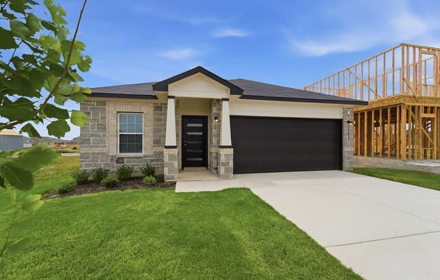 4-bedroom rental at 13011 Audrey Hbr in Von Ormy, TX — photo 3