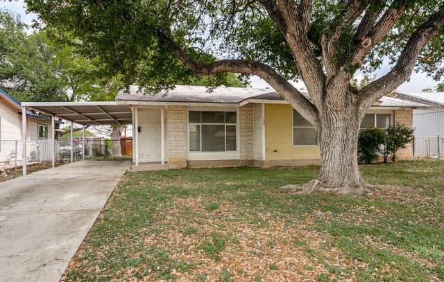3-bedroom rental at 3615 Woodville Dr in San Antonio, TX — photo 1