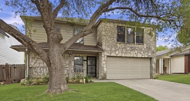 4-bedroom rental at 7554 Foss Mdws in San Antonio, TX — photo 3