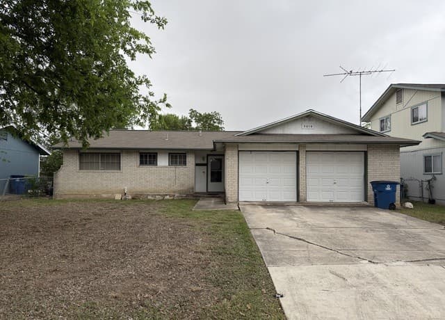 3-bedroom rental at 5014 Binz Engleman Rd in San Antonio, TX — photo 2