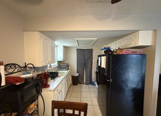 3-bedroom rental at 5014 Binz Engleman Rd in San Antonio, TX — photo 5
