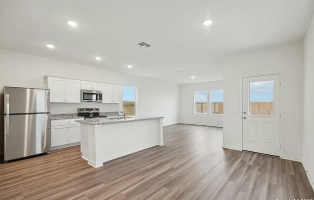 3-bedroom rental at 3014 Dreamweaver in San Antonio, TX — photo 4