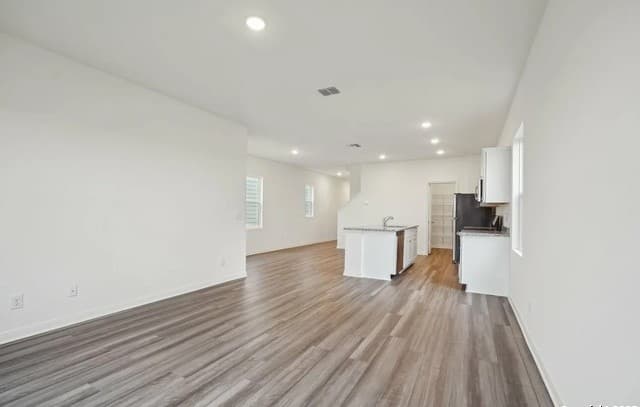 3-bedroom rental at 3014 Dreamweaver in San Antonio, TX — photo 5