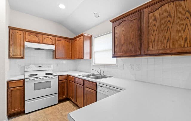 3-bedroom rental at 3322 Butler Pass in San Antonio, TX — photo 4