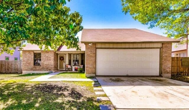3-bedroom rental at 11410 Red Feather Ln in San Antonio, TX — photo 1