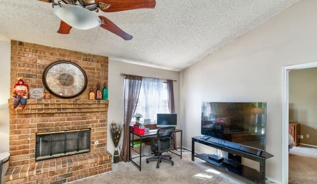 3-bedroom rental at 11410 Red Feather Ln in San Antonio, TX — photo 2