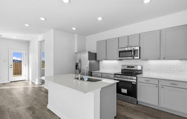 5-bedroom rental at 4955 Don Julio in San Antonio, TX — photo 5