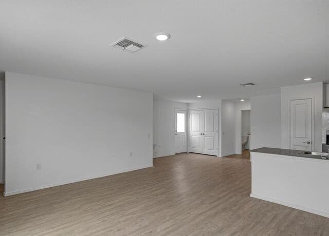 4-bedroom rental at 1123 Janzen in San Antonio, TX — photo 5