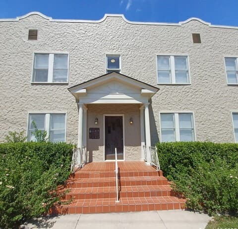 rental at 127 W Magnolia Ave in San Antonio, TX — photo 5