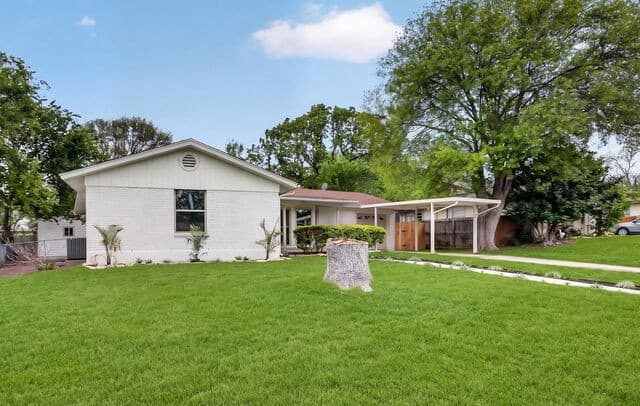 3-bedroom rental at 5822 Gabor in San Antonio, TX — photo 2