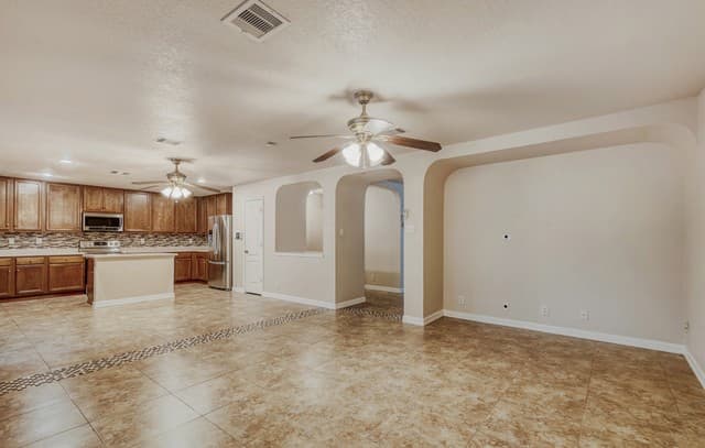 3-bedroom rental at 7523 Banister Pass in San Antonio, TX — photo 4