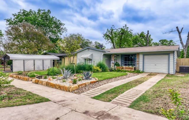 3-bedroom rental at 222 Dawnview Ln in San Antonio, TX — photo 1